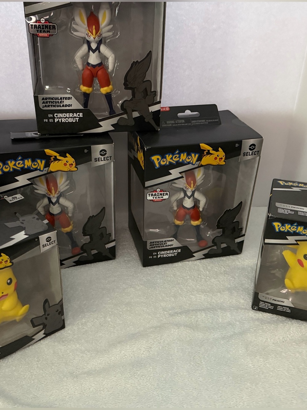 Pokémon Select Series Lot of 5 -Cinderace Limited Edition and pikachu: jazwares